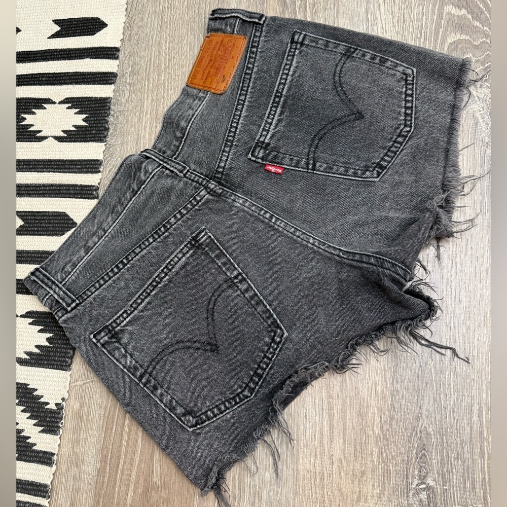 Levi’s 501 Trashed Black Cutout Jean Shorts 27 - Picture 4 of 9